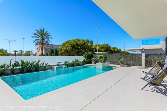 VILLA DE LUJO EN CAMPOAMOR - ALICANTE