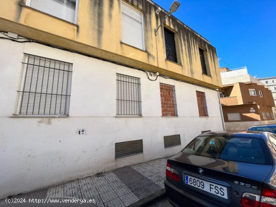 Edificio en venta en San Roque, Calle Gomez de Villafranca, Badajoz - BADAJOZ