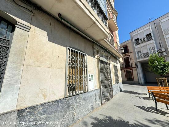 Local en venta en Plaza Cervantes con posibilidad de cambio de uso - BADAJOZ