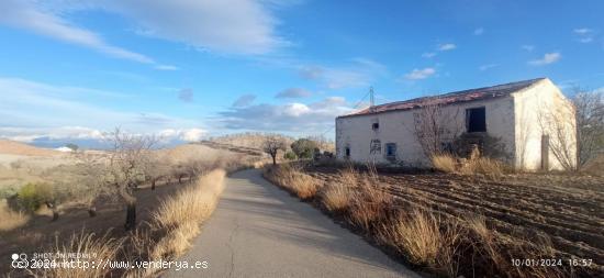 Casa de piedra para restaurar con terreno - ALMERIA