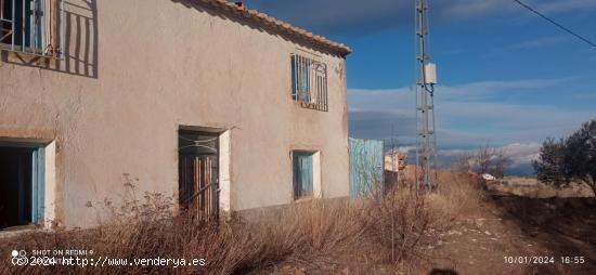 Casa de piedra para restaurar con terreno - ALMERIA