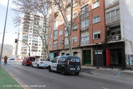 LOCAL DE 170 M² EN AVENIDA REINA VICTORIA - MURCIA