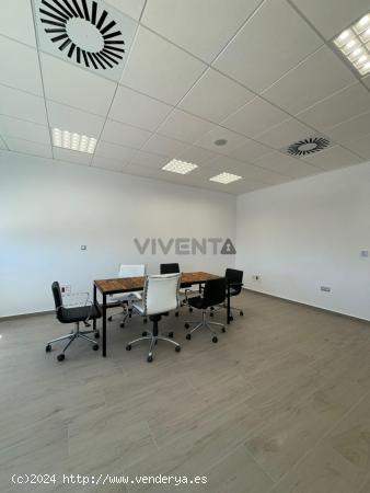 NAVE INDUSTRIAL CON OFICINAS REFORMADA EN BASE 2000 - MURCIA