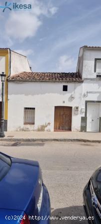 Venta de Casa Adosada en el Centro de Bienvenida (Badajoz) - BADAJOZ