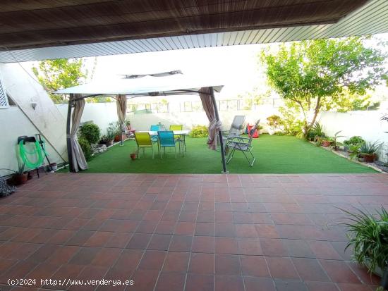 Espectacular vivienda en Macondo con Patio de 80m2 - CACERES