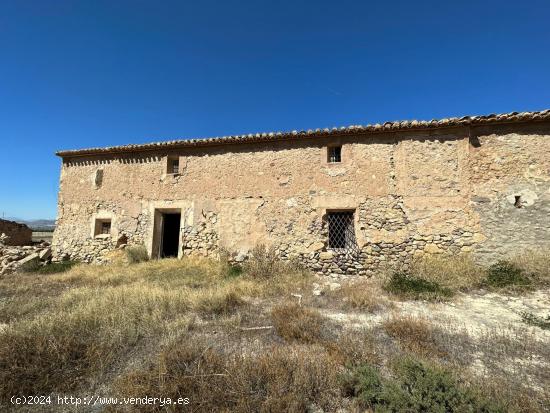 RESTAURACIÓN Y ENCANTO ==> 3 CORTIJOS EN EL HINOJAR - MURCIA