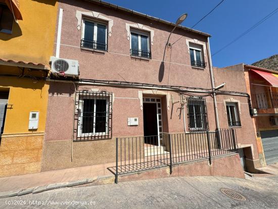 CASA DE 2 PLANTAS EN CALLOSA DE SEGURA - ALICANTE