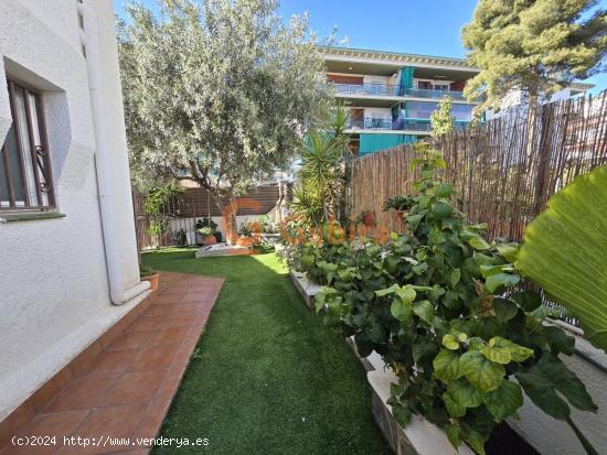 CASA ADOSADA ESQUINERA CON JARDIN - TARRAGONA