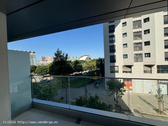  Piso de 3 habitaciones en alquiler en Ciudad de las Arts - VALENCIA 