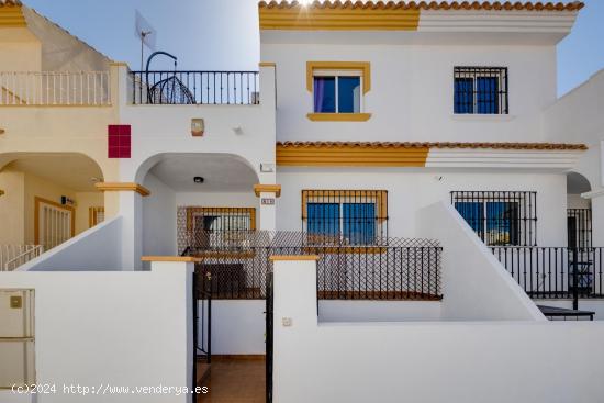  Adosado moderno en Las Chismosas - ALICANTE 