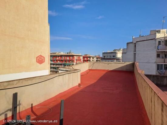  ¡Gran Oportunidad de Inversión en Barcelona! Edificio en Venta en la Calle Camprodón - BARCELONA 