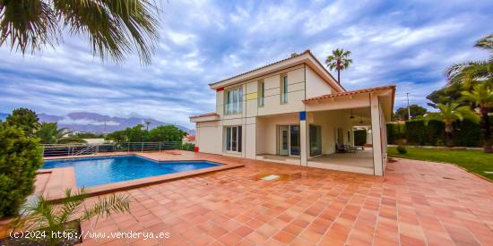 * Villa cerca de la playa del Albir - ALICANTE