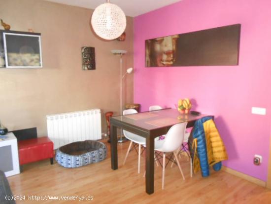 PISO EN VENTA CON PARQUING - BARCELONA