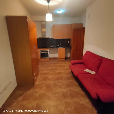  PISO SEMINUEVO EN VENTA CON TERRAZA 12M2, PARQUING Y TRASTERO - BARCELONA 