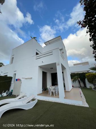  Casa o chalet en venta en La Finca Golf, Algorfa - ALICANTE 