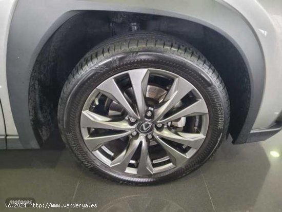 Lexus UX 2.0 F Sport de 2020 con 17.000 Km por 28.500 EUR. en Madrid