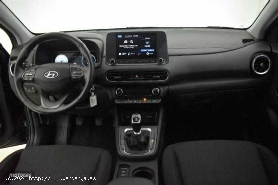 Hyundai Kona 1.0 TGDI Maxx 4x2 de 2023 con 15.717 Km por 19.300 EUR. en Murcia