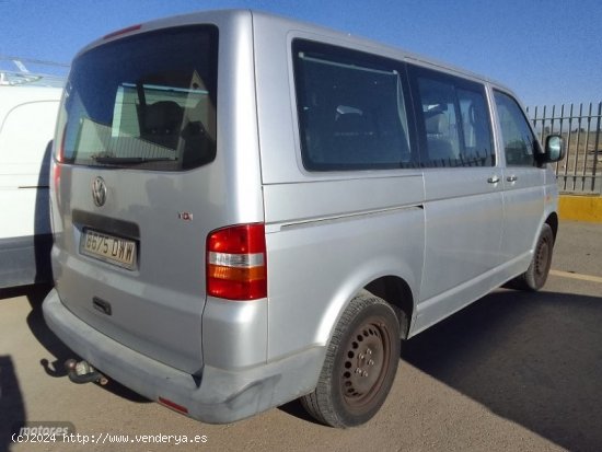 Volkswagen Transporter 1.9 TDI 130 CV 8 PLAZAS. de 2006 con 295.000 Km por 10.800 EUR. en Murcia