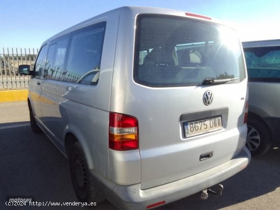 Volkswagen Transporter 1.9 TDI 130 CV 8 PLAZAS. de 2006 con 295.000 Km por 10.800 EUR. en Murcia