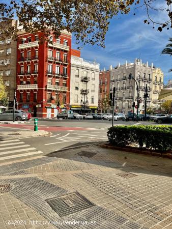 Cesión de Cafetería, heladería, pastelería con terraza en Valencia. - VALENCIA