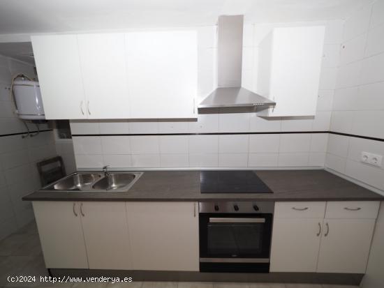 SE VENDE PISO EN BARCELONA, ZONA TRINITAT VELLA - BARCELONA