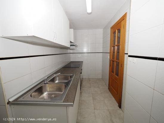 SE VENDE PISO EN BARCELONA, ZONA TRINITAT VELLA - BARCELONA