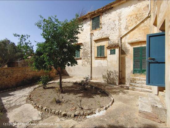 Gran masía de 2.000 m² para restaurar con 55 Ha de terreno en Algaida - BALEARES