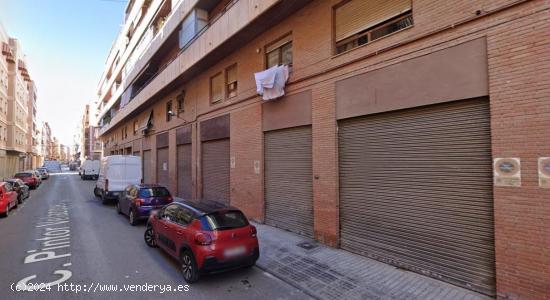 LOCAL EN CREVILLENTE DE 248 M2, CALLE PINTOR VELÁZQUEZ  LOCAL COMERCIAL IDEAL PARA METER VEHÍCULOS