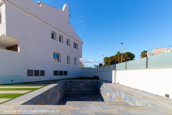 Villa completamente reformada, con vistas al mar y piscina privada - MURCIA