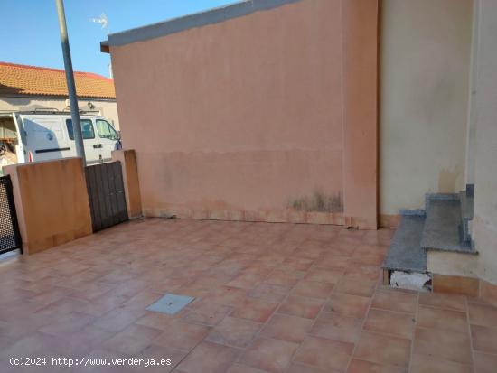 OPORTUNIDAD, SE VENDE ADOSADO EN LO FERRO - MURCIA