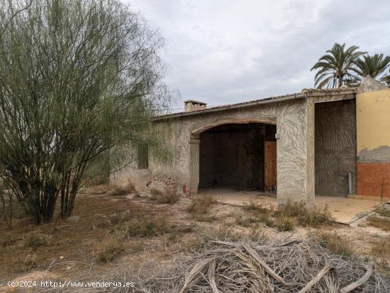 CASA DE CAMPO CON TERRENO PARA REFORMAR A TU GUSTO EN ALGODA-MATOLA. - ALICANTE