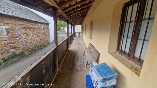 SE VENDE CASA DE PIEDRA CON TERRERNO EN VALDELALOBA - LEON