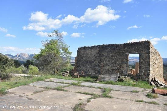 Finca con vistas a los puertos y pozo - TERUEL