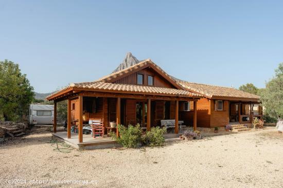 Casa integrada con la naturaleza a menos de 2 Km. de Finestrat - ALICANTE