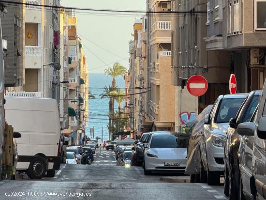 Autentico chollo! Magnifico estudio reformado a 550 metros de la playa del cura - ALICANTE