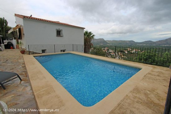 Villa en venta en Orba (Alicante)