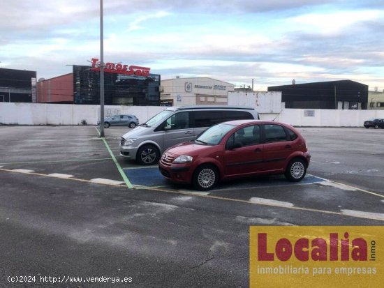 Suelo con plazas de aparcamiento en Torrelavega.