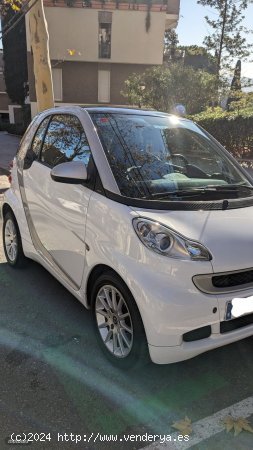 Smart Fortwo Coupe MHD Pasion 52 de 2011 con 145.000 Km por 5.500 EUR. en Barcelona