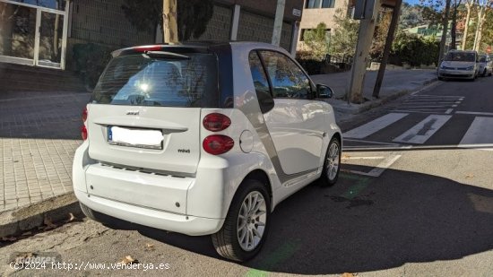 Smart Fortwo Coupe MHD Pasion 52 de 2011 con 145.000 Km por 5.500 EUR. en Barcelona