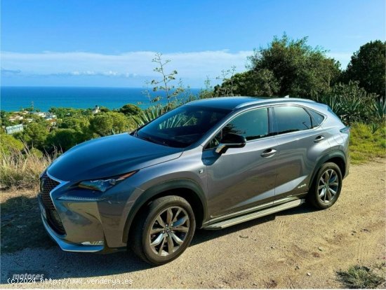 Lexus NX 300h F Sport -Full de 2016 con 110.000 Km por 26.600 EUR. en Barcelona