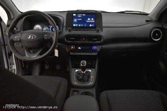 Hyundai Kona 1.0 TGDI Maxx 4x2 de 2023 con 16.015 Km por 21.100 EUR. en Murcia