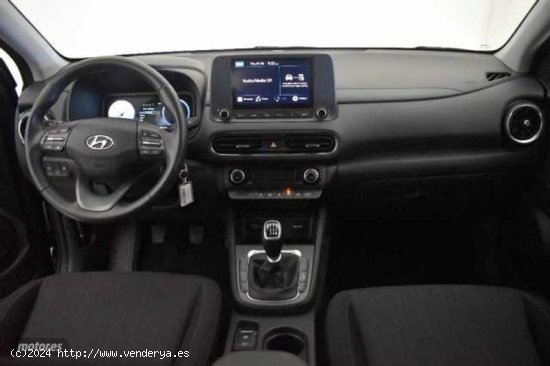 Hyundai Kona 1.0 TGDI Maxx 4x2 de 2023 con 3.925 Km por 21.990 EUR. en Pontevedra