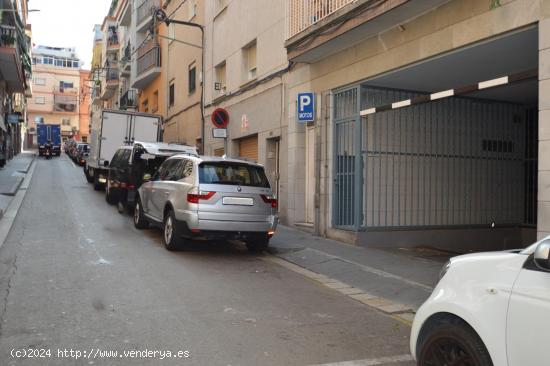  ¿CANSADO DE PERDER MUCHO TIEMPO CADA DÍA, DANDO VUELTAS PARA ENCONTRAR APARCAMIENTO? - BARCELONA 