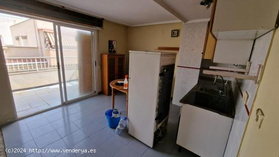 ZONA HABANERAS (CALLE LA LOMA) ATICO AMPLIA TERRAZA PARA REFORMAR 1 HABS 79.000 URGE VENTA!!!! - ALI