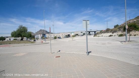 Parcela de terreno en polígono industrial Les Pedreres, junto autovía Madrid-Alicante - ALICANTE