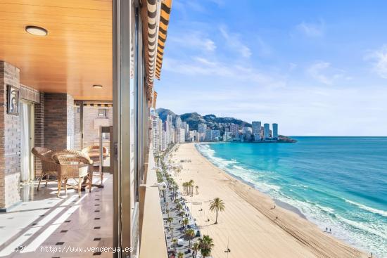  Gran Piso en alquiler anual, en exclusivo edificio en primera línea de playa Levante, Benidorm. - A 