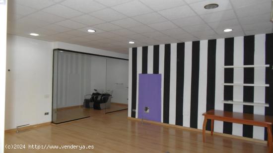 Local económico de 84 m2 - VALENCIA