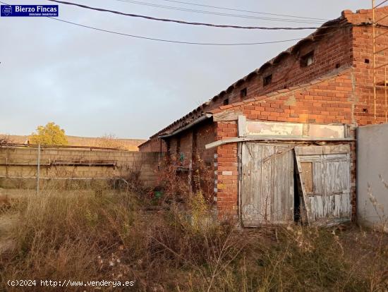 SE VENDEN 6 CASAS EN LA ZONA DE CUADROS - LEON