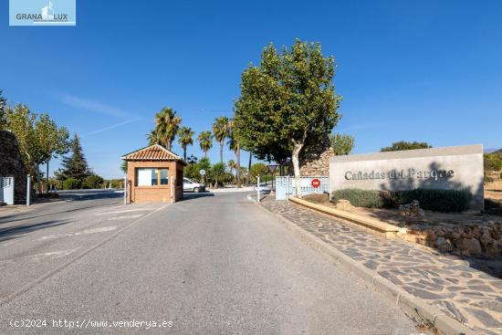 SE VENDE UN SOLAR EN URB.CAÑADAS DEL PARQUE, DILAR - GRANADA