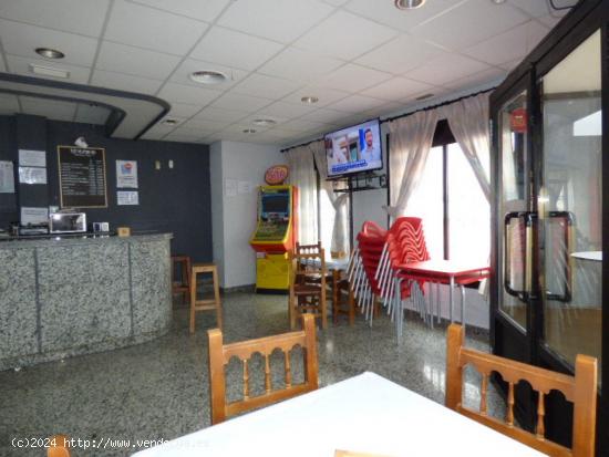 CAFETERIA DISCOTECA EN SAGRAJAS TOTALMENTE ACONDICIONADA DE 300MTRS - BADAJOZ